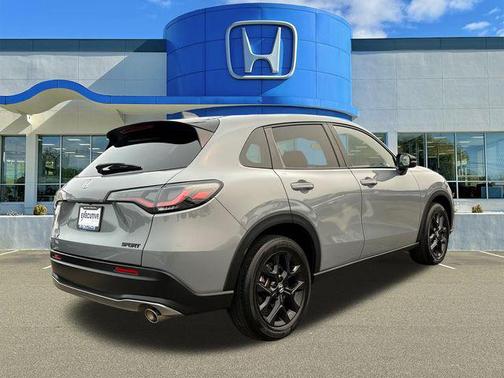 Urban Gray Pearl 2024 Honda HR-V AWD Sport