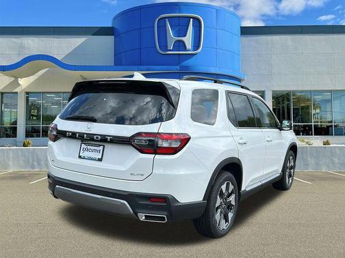Platinum White Pearl 2026 Honda Pilot Elite