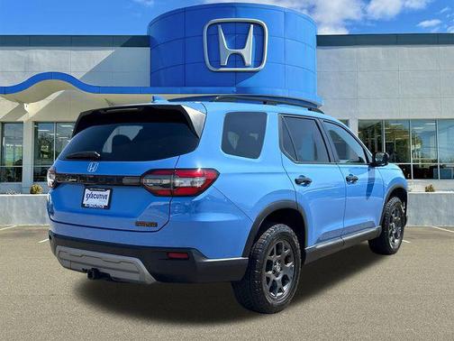 Diffused Sky Pearl 2025 Honda Pilot TrailSport