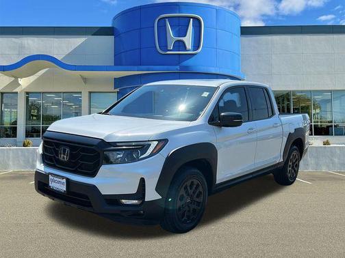Platinum White Pearl 2022 Honda Ridgeline Black