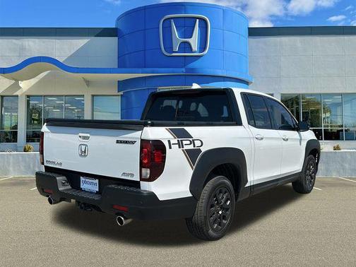 Platinum White Pearl 2022 Honda Ridgeline Black