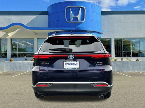 2022 Toyota Venza Limited