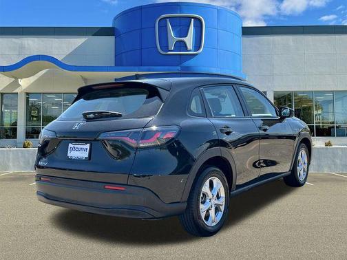 Crystal Black Pearl 2023 Honda HR-V LX
