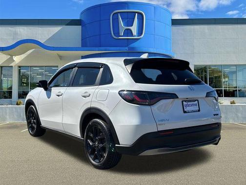 Platinum White Pearl 2024 Honda HR-V AWD Sport