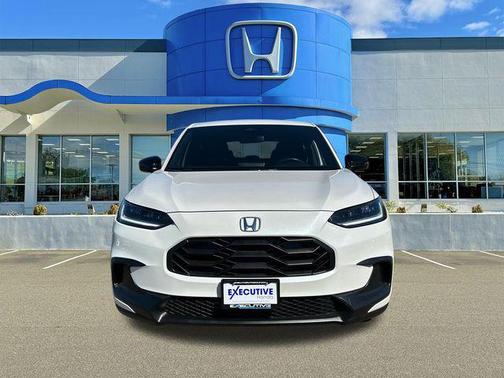 Platinum White Pearl 2024 Honda HR-V AWD Sport