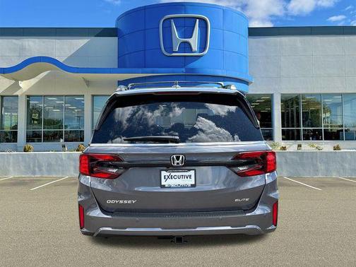 Modern Steel Metallic 2026 Honda Odyssey Elite