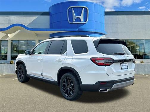 2025 Honda Pilot Touring 8-Passenger