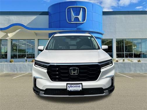2025 Honda Pilot Touring 8-Passenger