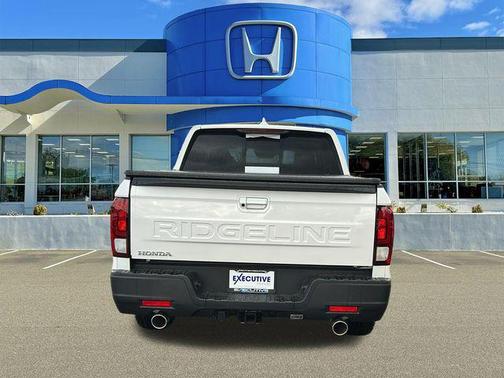 Platinum White Pearl 2026 Honda Ridgeline RTL