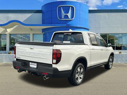Platinum White Pearl 2026 Honda Ridgeline RTL