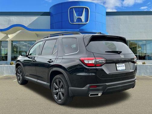 Crystal Black Pearl 2025 Honda Pilot Sport