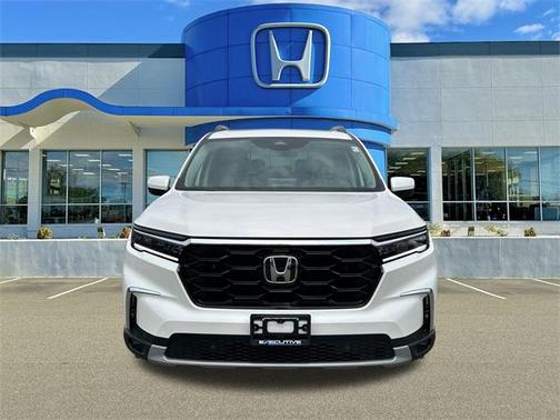 2025 Honda Pilot Touring 8-Passenger