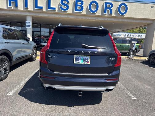2017 Volvo XC90 T6 Momentum