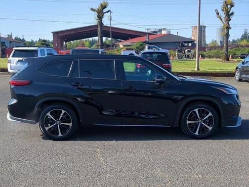 2022 Toyota Highlander XSE