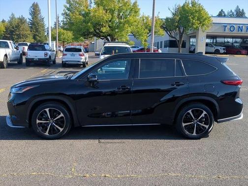 2022 Toyota Highlander XSE