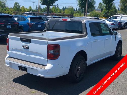 2025 Ford Maverick Lobo Standard