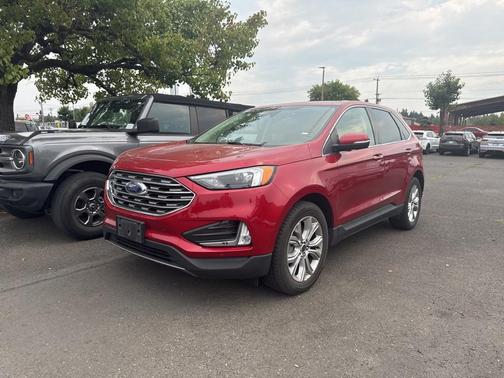 2023 Ford Edge Titanium