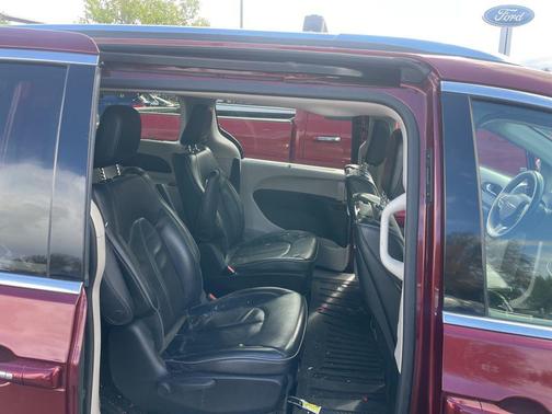 2018 Chrysler Pacifica Hybrid Limited