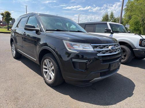 SHADOW BLACK 2018 Ford Explorer XLT