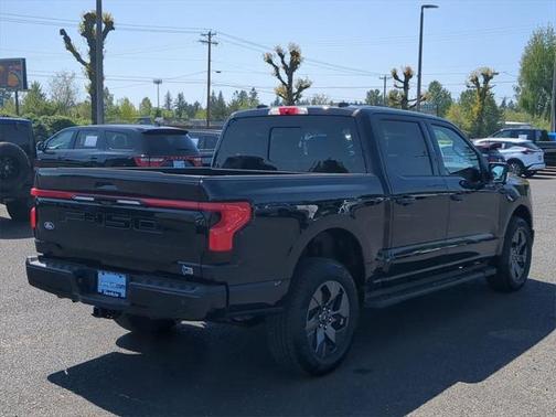 2025 Ford F-150 Lightning LARIAT