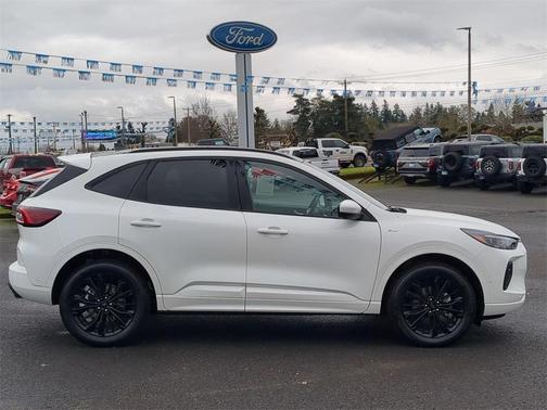 2024 Ford Escape ST-Line Elite