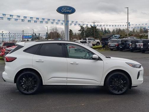 2024 Ford Escape ST-Line Elite