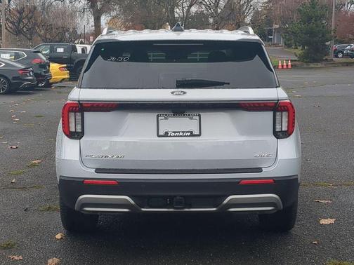 Space White Metallic 2026 Ford Explorer Platinum