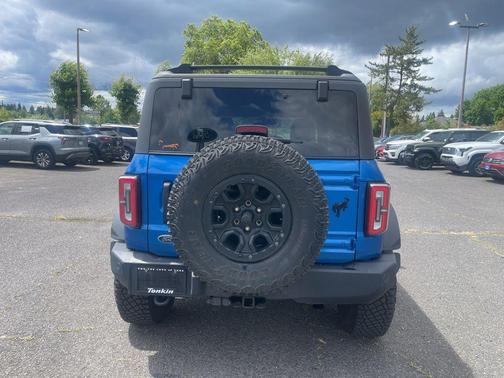 VELOCITY BLUE METALLIC 2023 Ford Bronco Wildtrak