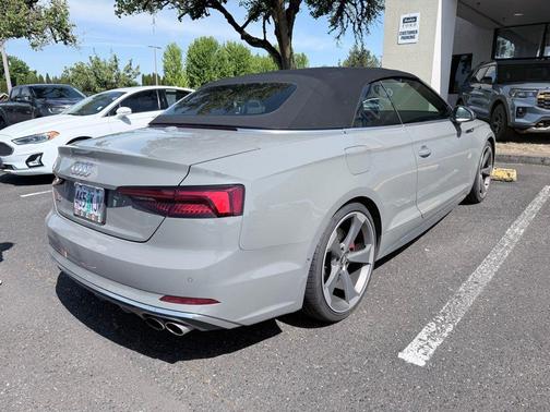 Daytona Gray Pearl Effect/Black Roof 2019 Audi S5 3.0T Prestige