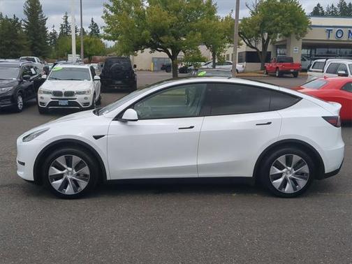 2023 Tesla Model Y Long Range Dual Motor All-Wheel Drive