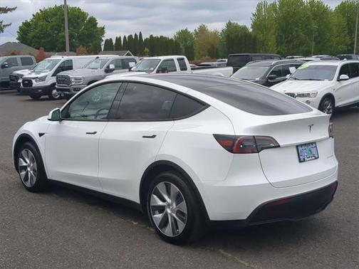 2023 Tesla Model Y Long Range Dual Motor All-Wheel Drive