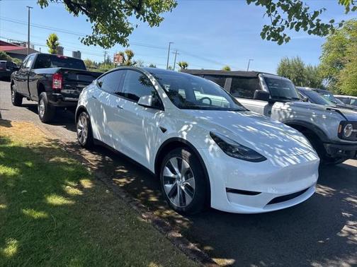 2023 Tesla Model Y Long Range Dual Motor All-Wheel Drive