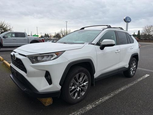 2019 Toyota RAV4 XLE Premium