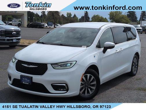 Bright White Clearcoat 2023 Chrysler Pacifica Hybrid Touring L