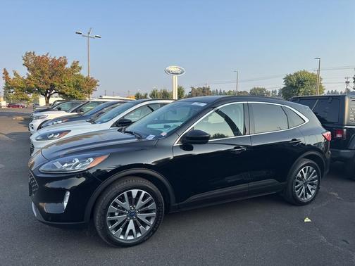 2022 Ford Escape Titanium