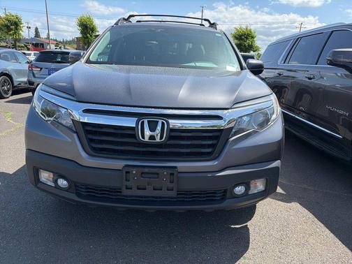 Modern Steel Metallic 2019 Honda Ridgeline RTL