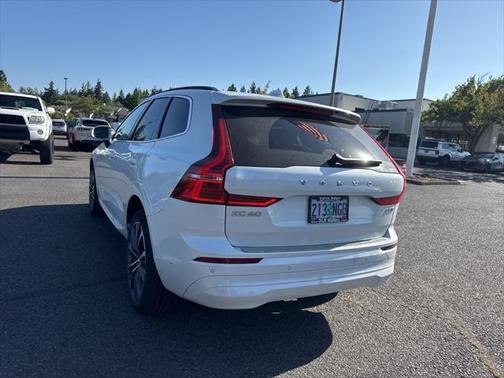 2022 Volvo XC60 B5 Momentum