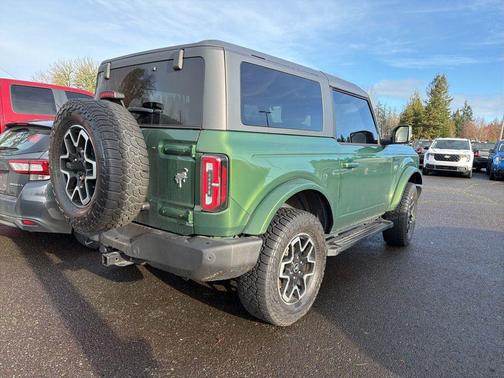 ERUPTION GREEN METALLIC 2023 Ford Bronco Outer Banks