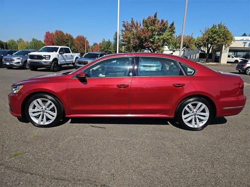 2019 Volkswagen Passat 2.0T Wolfsburg Edition