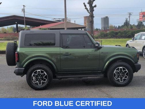 ERUPTION GREEN METALLIC 2023 Ford Bronco Outer Banks