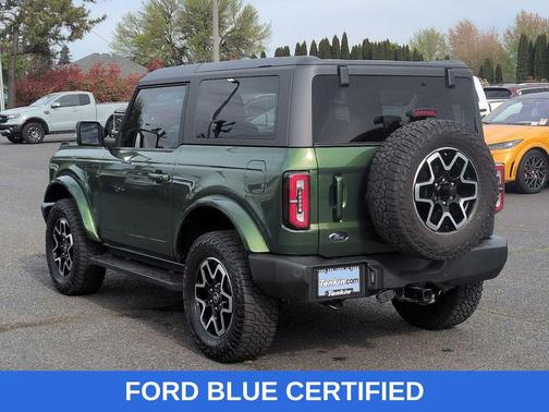 ERUPTION GREEN METALLIC 2023 Ford Bronco Outer Banks