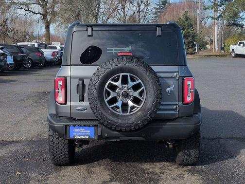 CARBONIZED GRAY METALLIC 2025 Ford Bronco Badlands