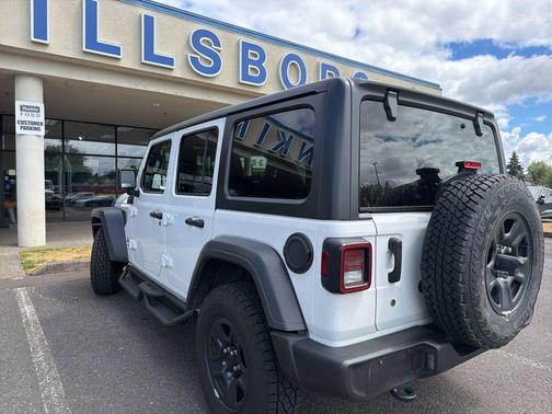 Bright White Clearcoat 2018 Jeep Wrangler Unlimited Sport