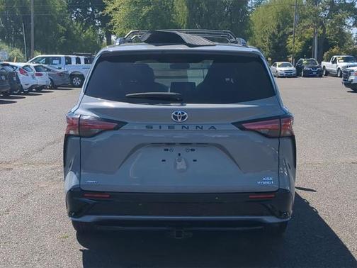 2024 Toyota Sienna XSE 7 Passenger