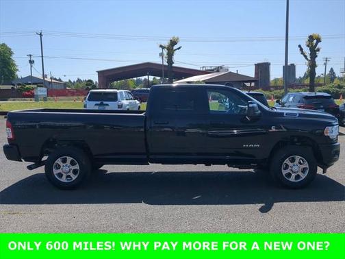 2024 RAM 3500 Big Horn Crew Cab 4x4 8' Box