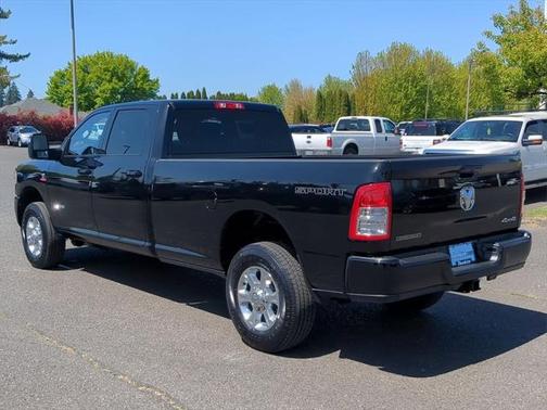2024 RAM 3500 Big Horn Crew Cab 4x4 8' Box