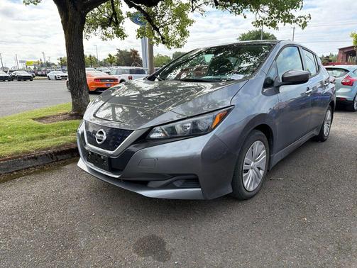 Gun Metallic 2022 Nissan Leaf S 40 kWh