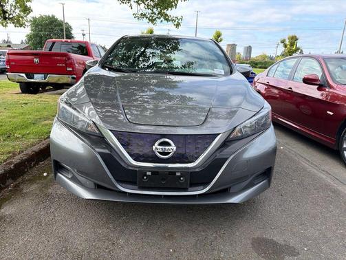 Gun Metallic 2022 Nissan Leaf S 40 kWh