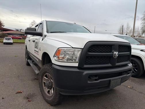 2018 RAM 3500 Tradesman Crew Cab 4x4 6'4' Box