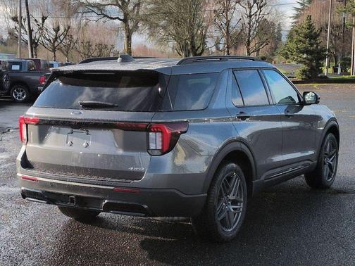 Carbonized Gray Metallic 2026 Ford Explorer ST-Line